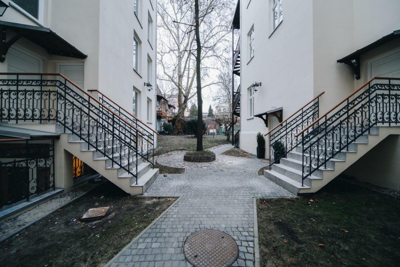 M6 Main Square Stylish One Bedroom Краков Экстерьер фото